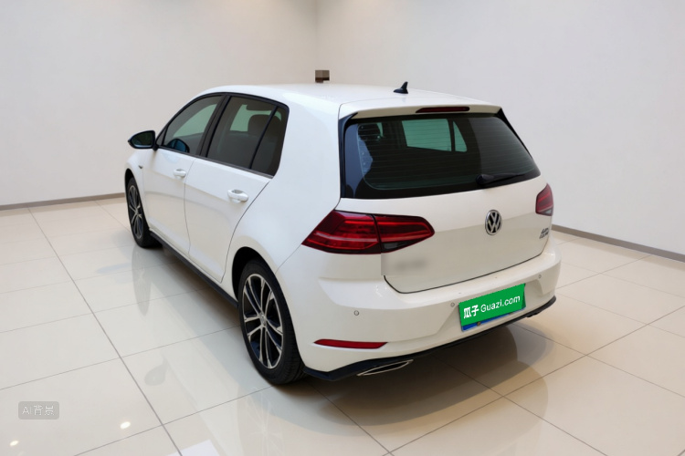 Volkswagen Golf 2019 car image #5