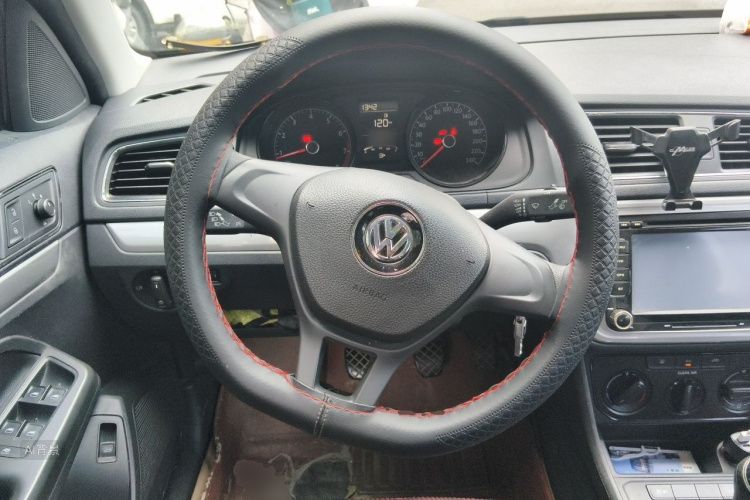 Volkswagen Lavida 2015 car image #12