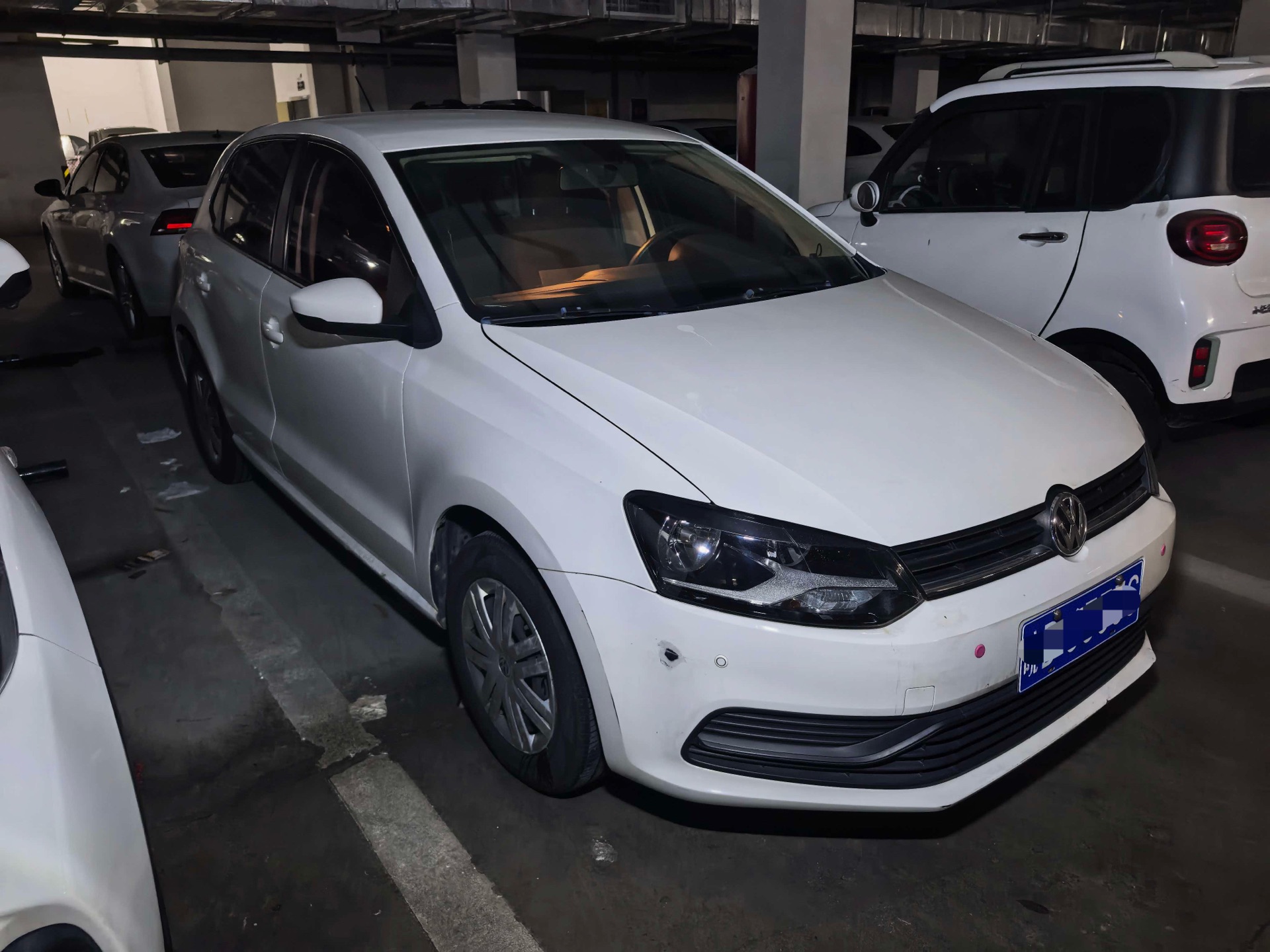 Volkswagen Polo 2015 car image #2