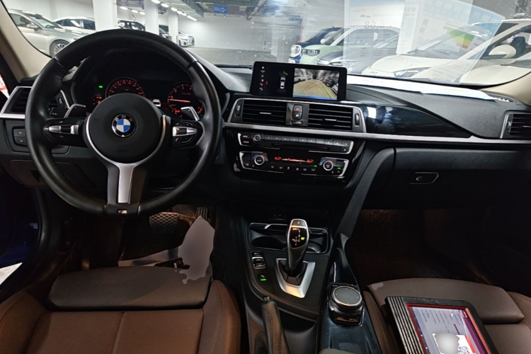 BMW 3 Series 2018 #10 BMW 3 Series 2018 car image #10