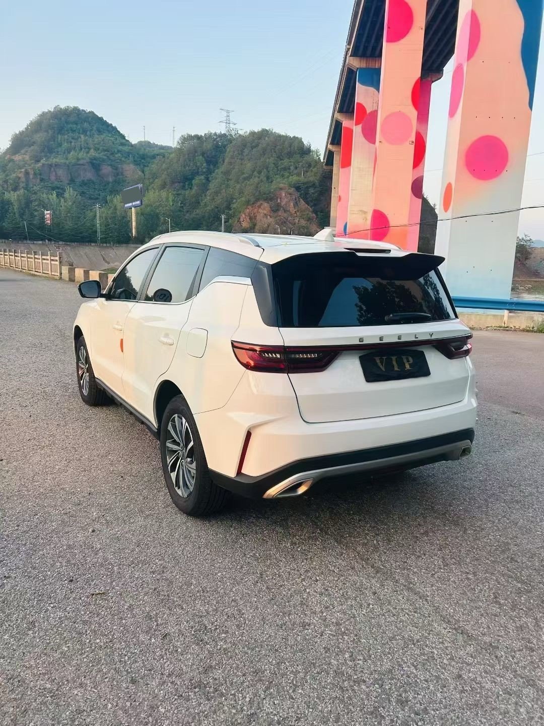 GEELY Vision X6 2022 car image #3