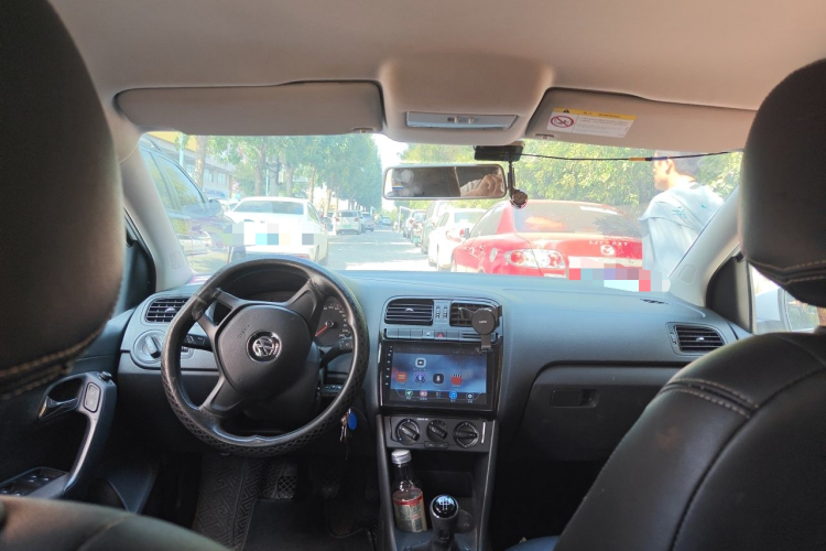 Volkswagen Polo 2017 car image #16