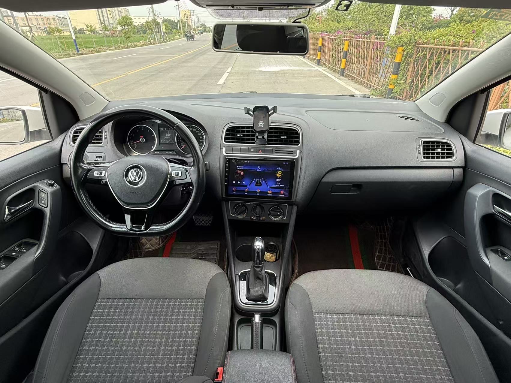 Volkswagen Polo 2017 car image #7