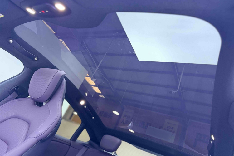 MI SU7 2025 immagine di auto #18