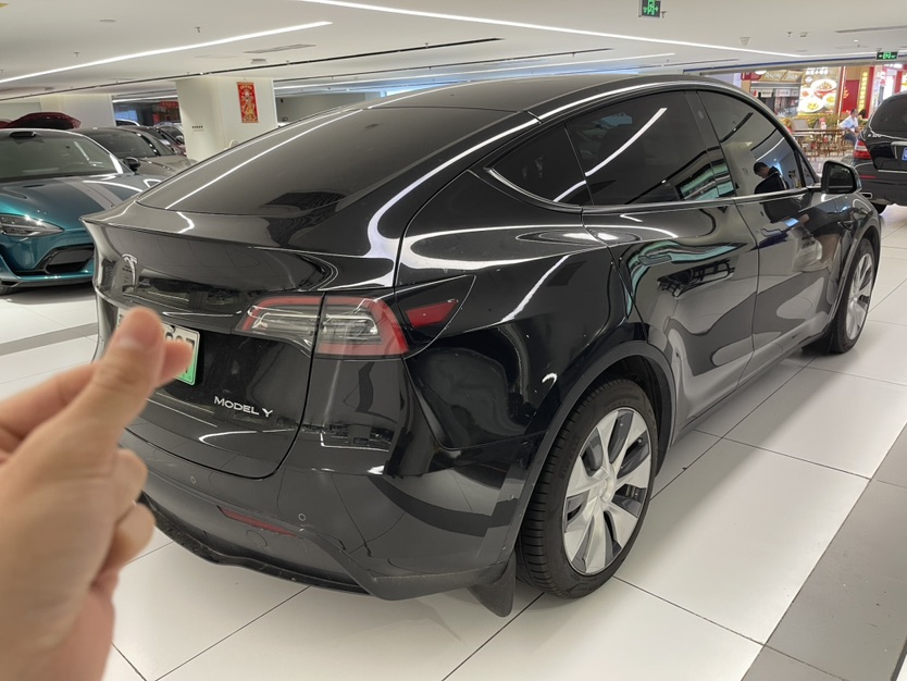 Tesla Model Y 2023 #4 Tesla Model Y 2023 car image #4