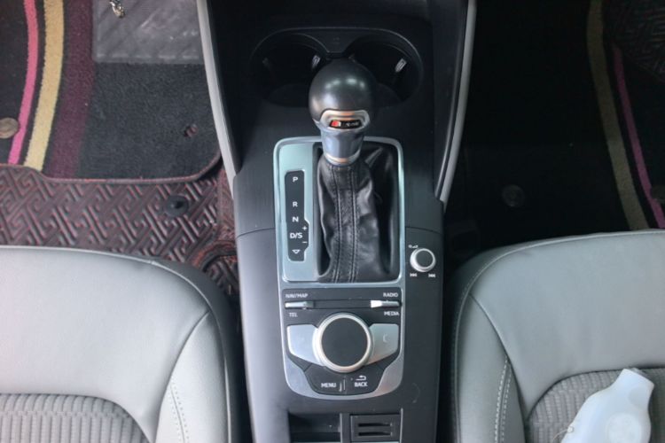 Audi A3 2018 car image #14