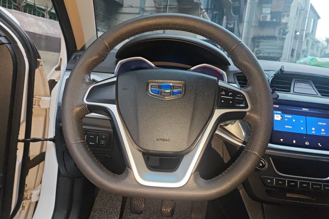 GEELY Emgrand 2018 car image #22