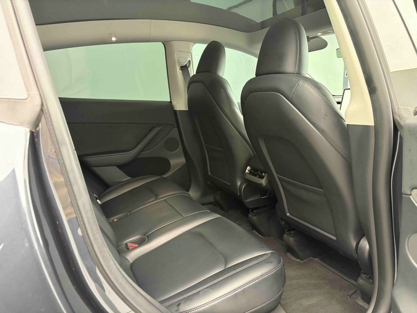 Tesla Model Y 2024 car image #7