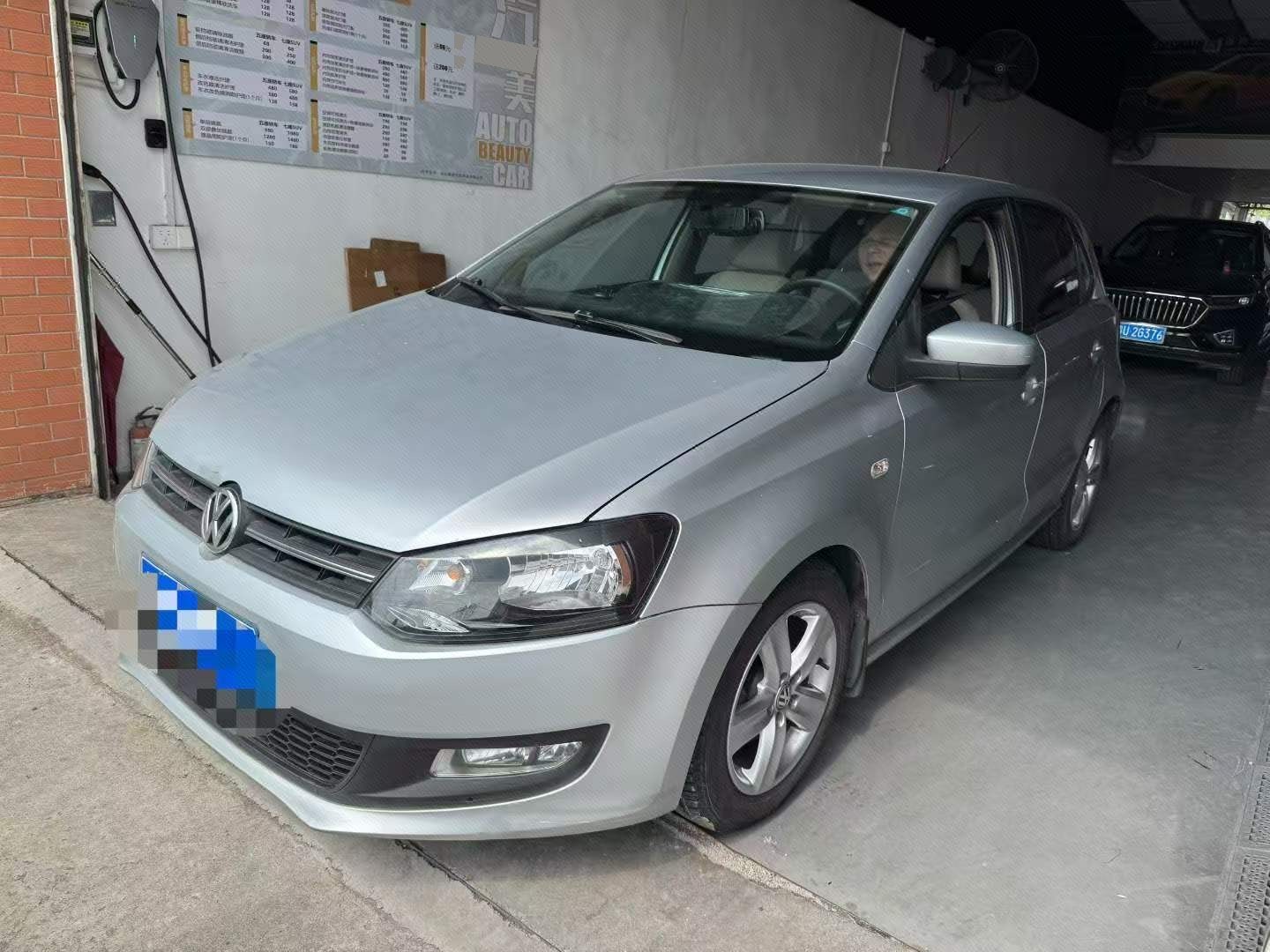 Volkswagen Polo 2011 Volkswagen Polo 2011 car image