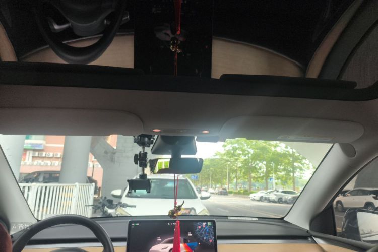 Tesla Model Y 2022 car image #20