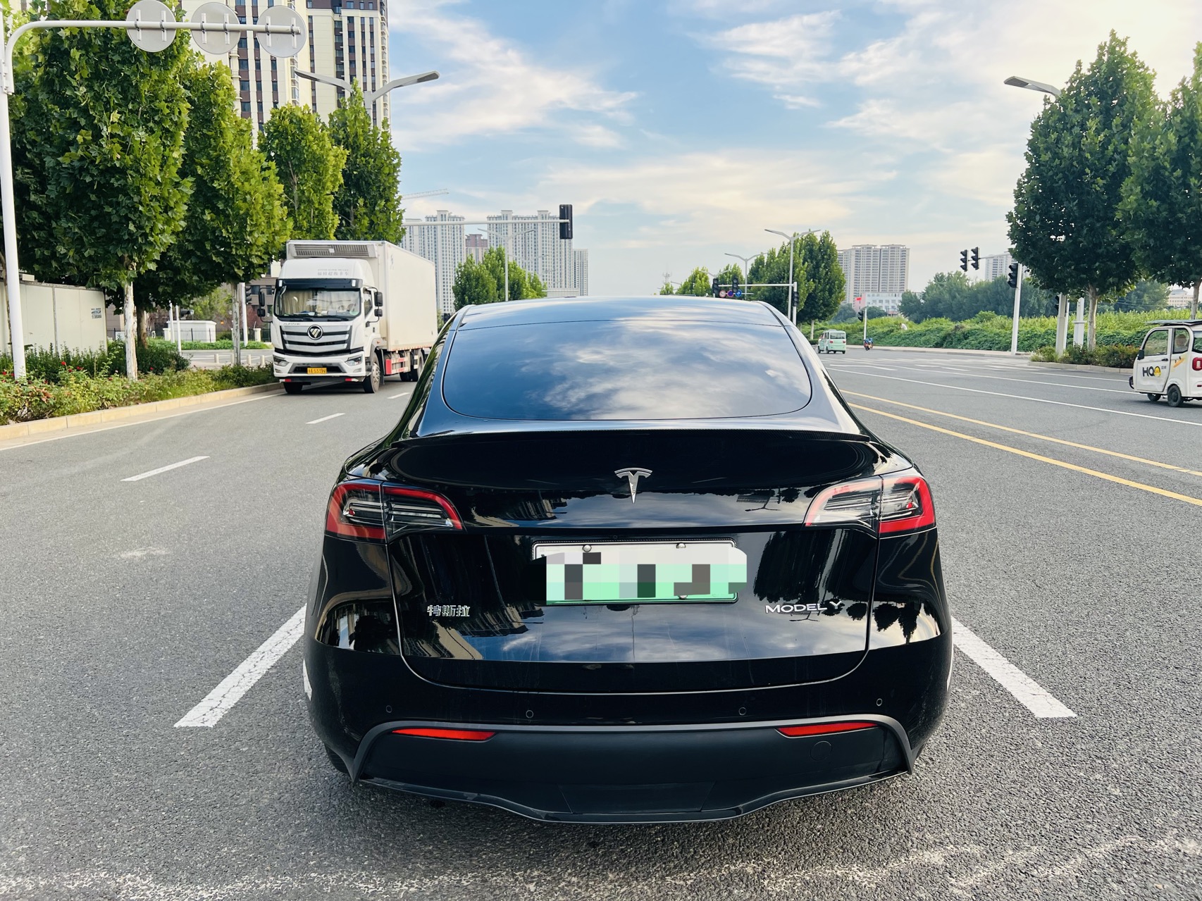 Tesla Model Y 2022 car image #8
