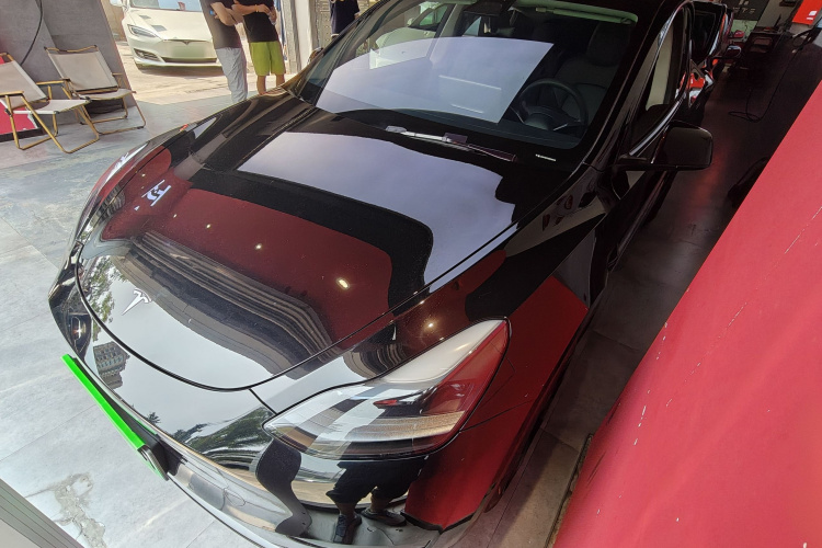 Tesla Model Y 2022 car image #2