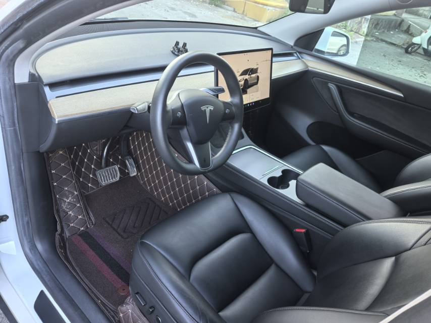 Tesla Model Y 2023 #8 Tesla Model Y 2023 car image #8