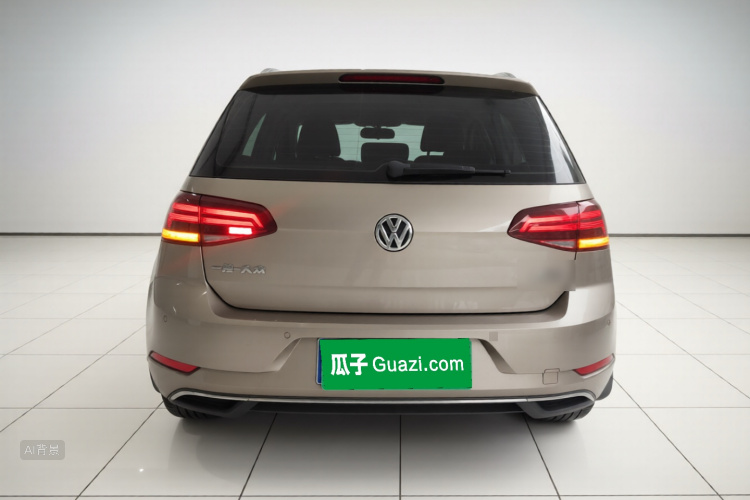 Volkswagen Golf 2018 car image #6