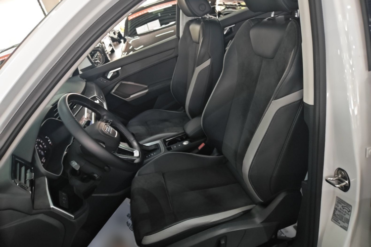 Audi Q3 2020 immagine di auto #19