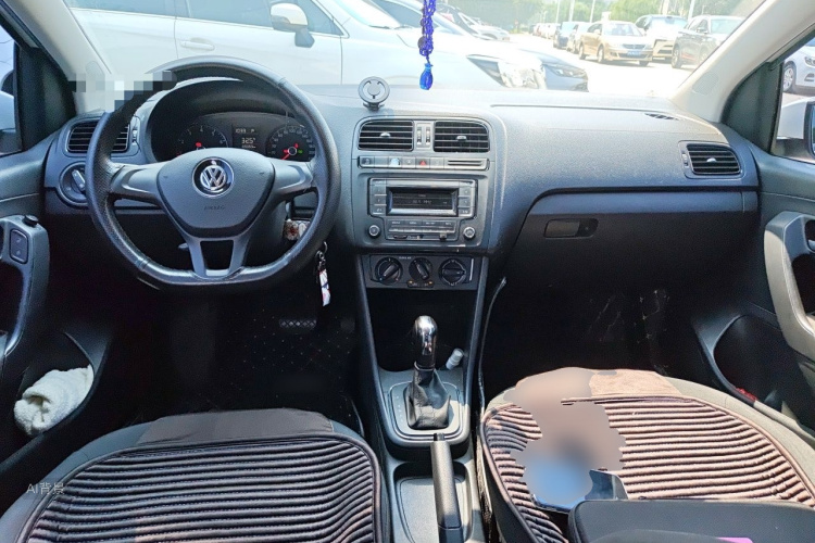 Volkswagen Polo 2019 car image #11
