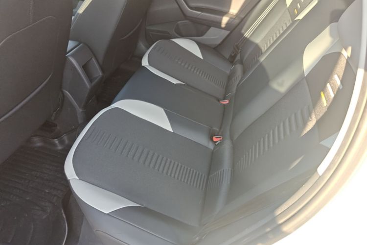 Volkswagen Polo 2021 car image #17