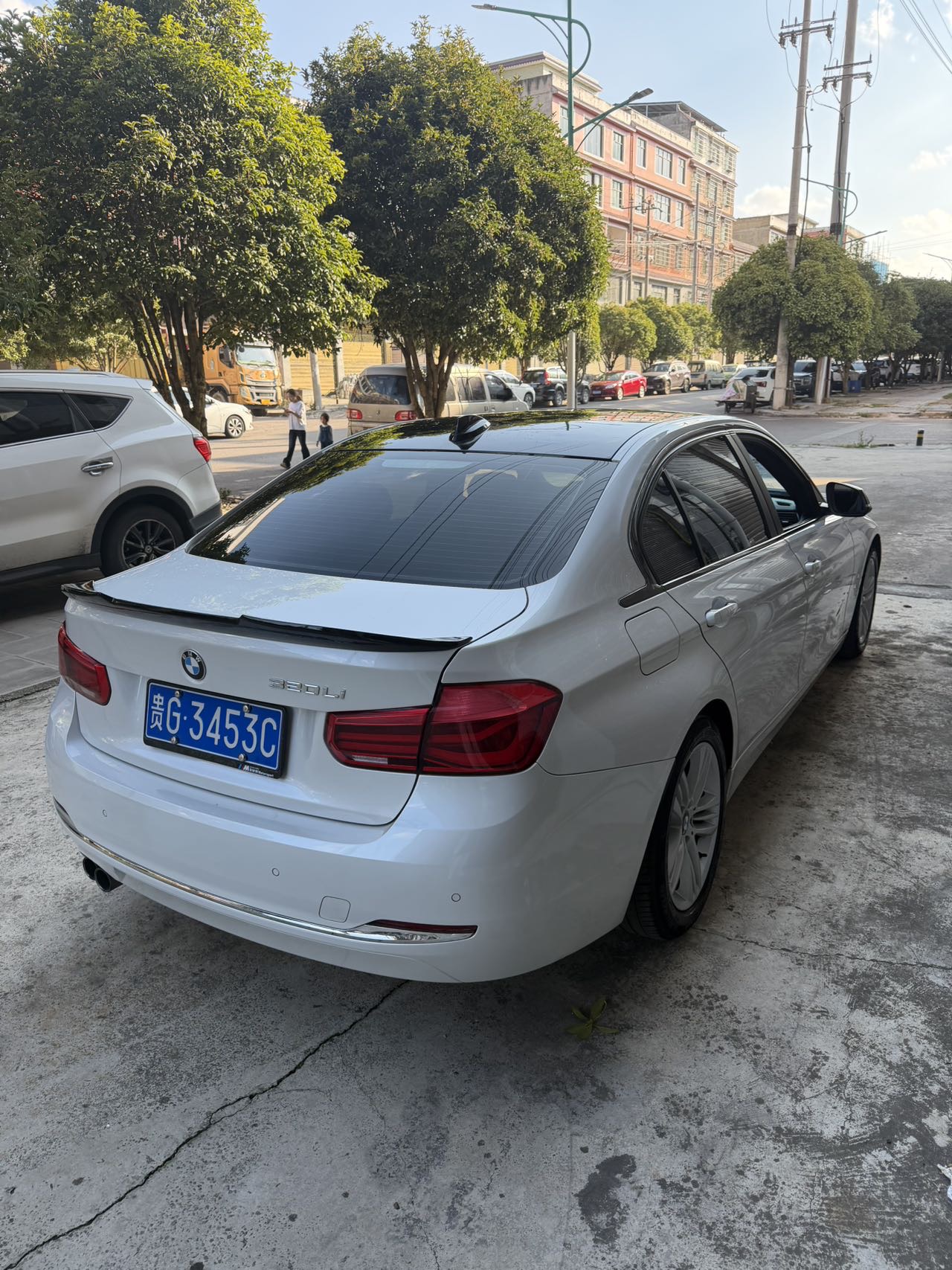 BMW 3 Series 2017 #7 BMW 3 Series 2017 car image #7