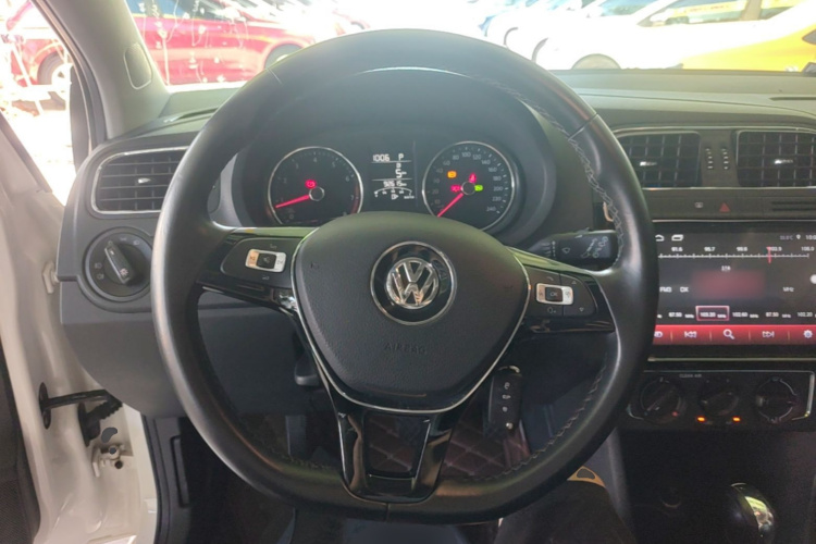 Volkswagen Polo 2017 #11 Volkswagen Polo 2017 car image #11