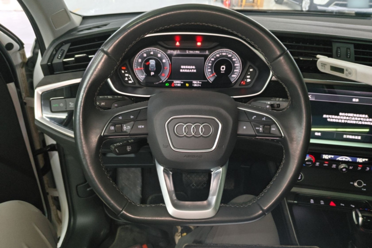 Audi Q3 2023 #11 Audi Q3 2023 car image #11
