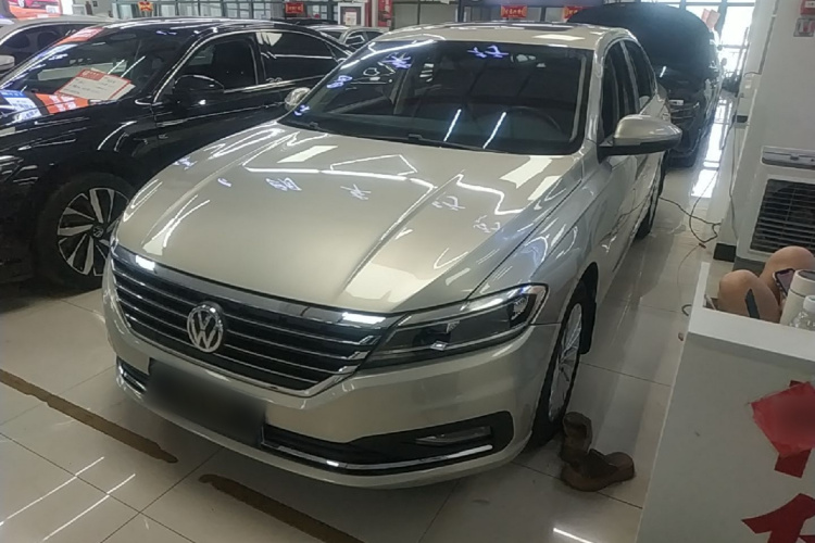 Volkswagen Lavida 2018 car image #2