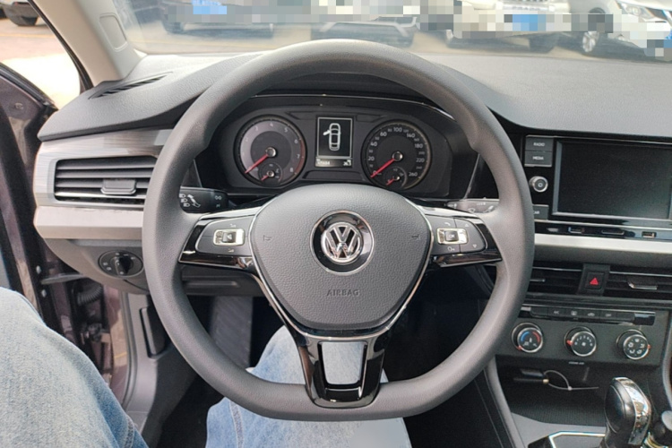 Volkswagen Lavida 2019 #11 Volkswagen Lavida 2019 car image #11