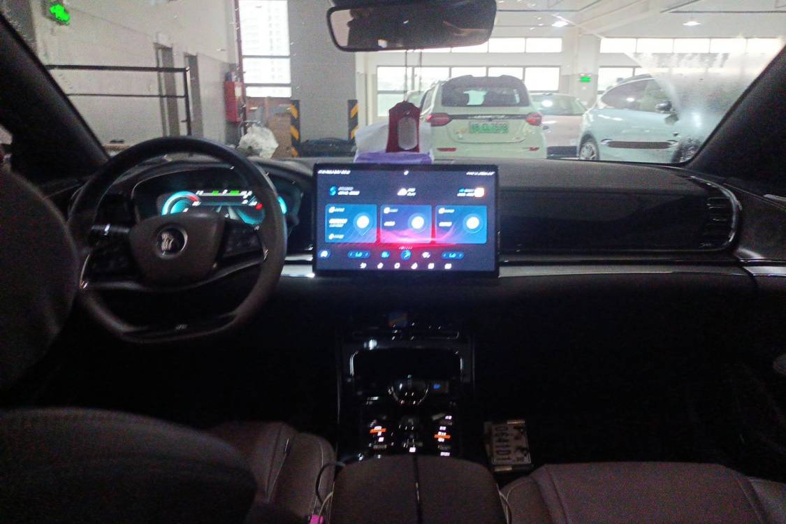 BYD Han 2022 #21 BYD Han 2022 car image #21