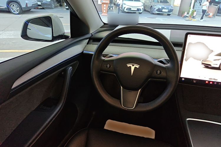 Tesla Model Y 2023 #11 Tesla Model Y 2023 car image #11