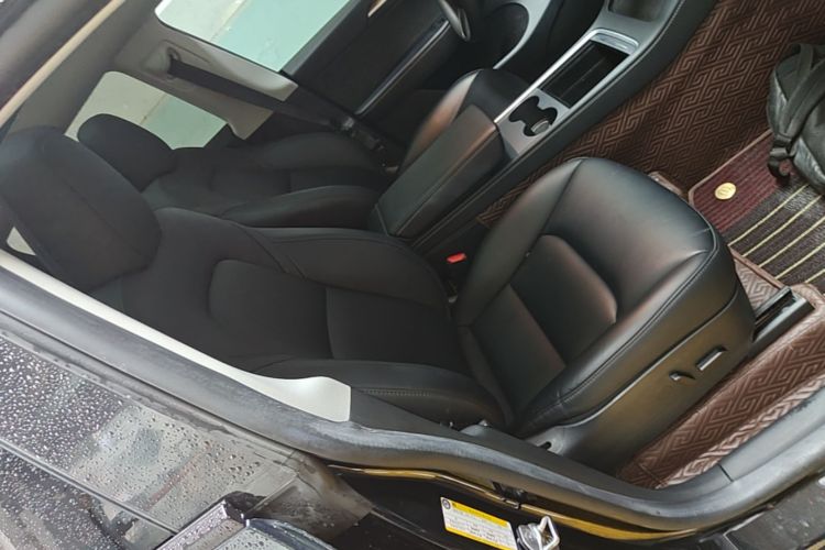 Tesla Model Y 2023 car image #24