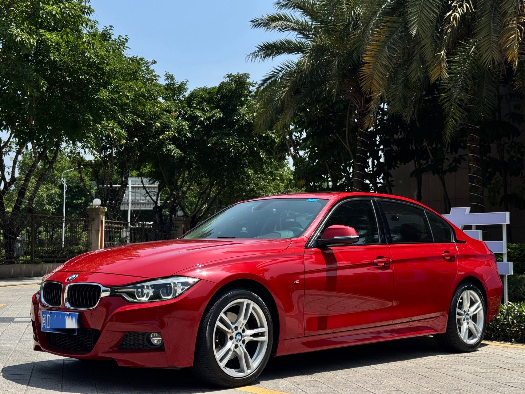 BMW 3 Series 2018 car image 