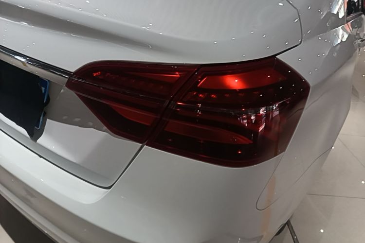 GEELY Emgrand 2019 #8 GEELY Emgrand 2019 car image #8