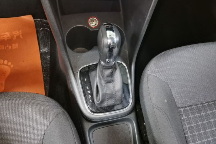 Volkswagen Polo 2017 car image #18
