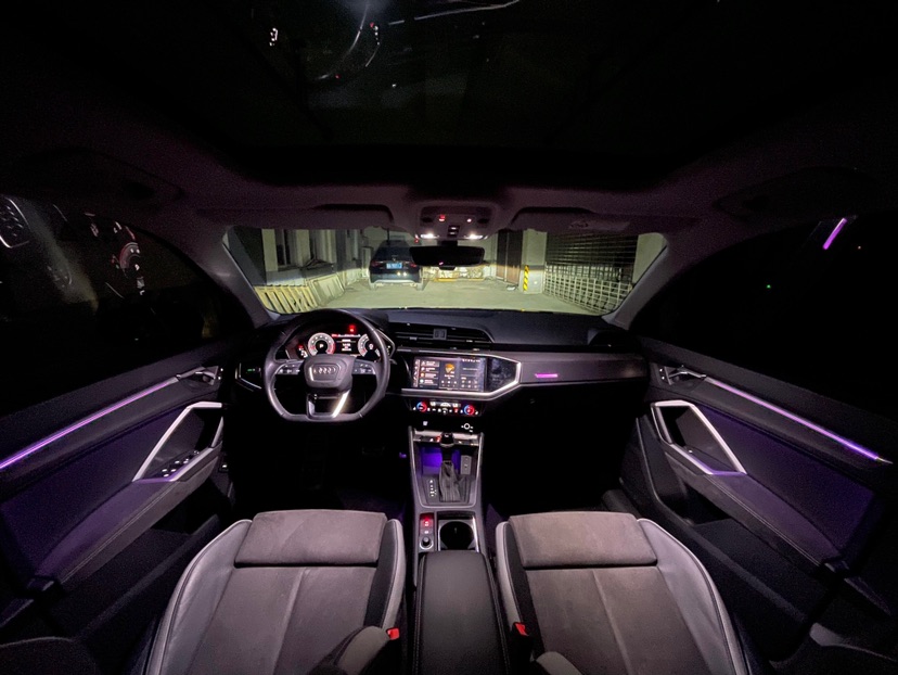 Audi Q3 2023 car image #8