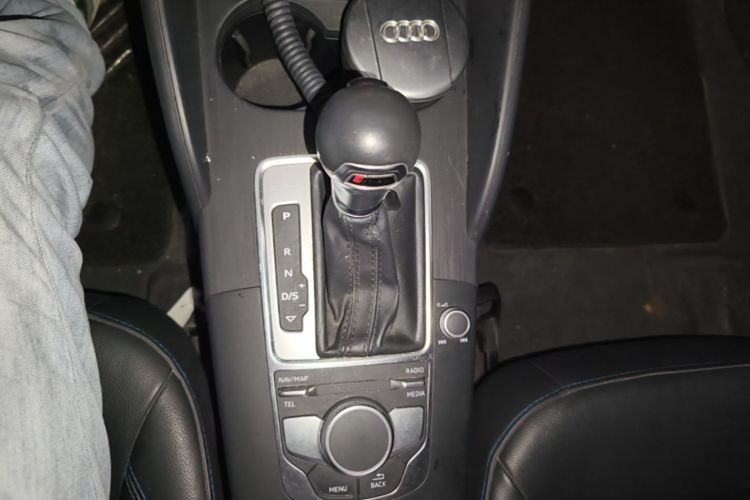 Audi A3 2018 car image #16