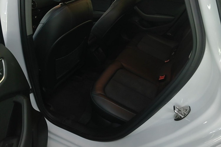 Audi A3 2018 صورة سيارة #13