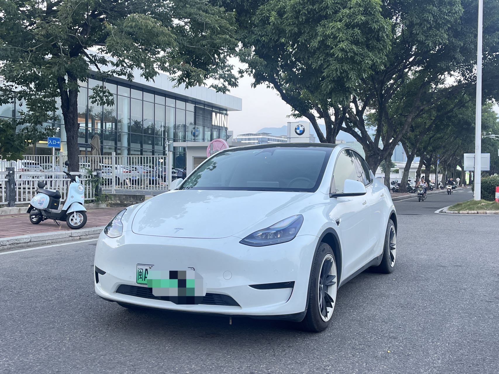 Tesla Model Y 2023 Tesla Model Y 2023 car image