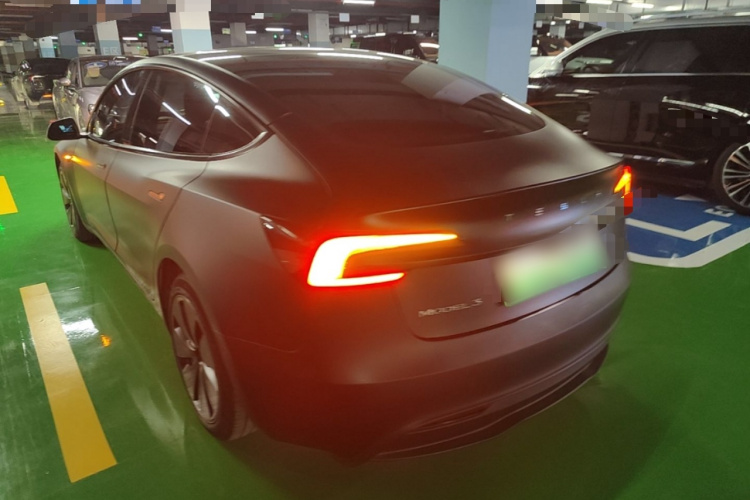 Tesla Model 3 2023 car image #5
