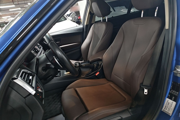 BMW 3 Series 2018 #15 BMW 3 Series 2018 car image #15