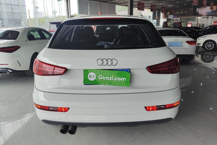 Audi Q3 2016 car image #6