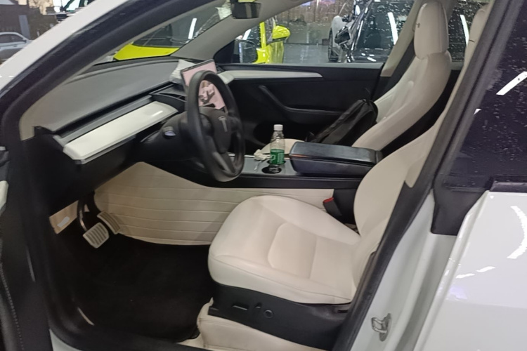Tesla Model Y 2022 #15 Tesla Model Y 2022 car image #15