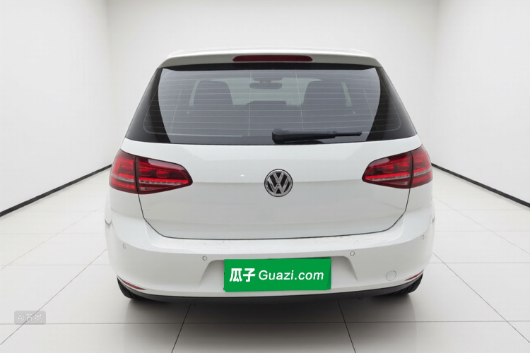 Volkswagen Golf 2017 car image #6