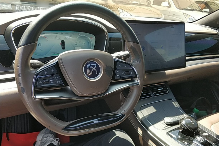 BYD Han 2022 car image #10