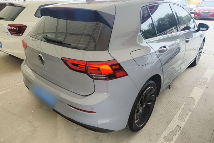 Volkswagen Golf 2024 car image #7