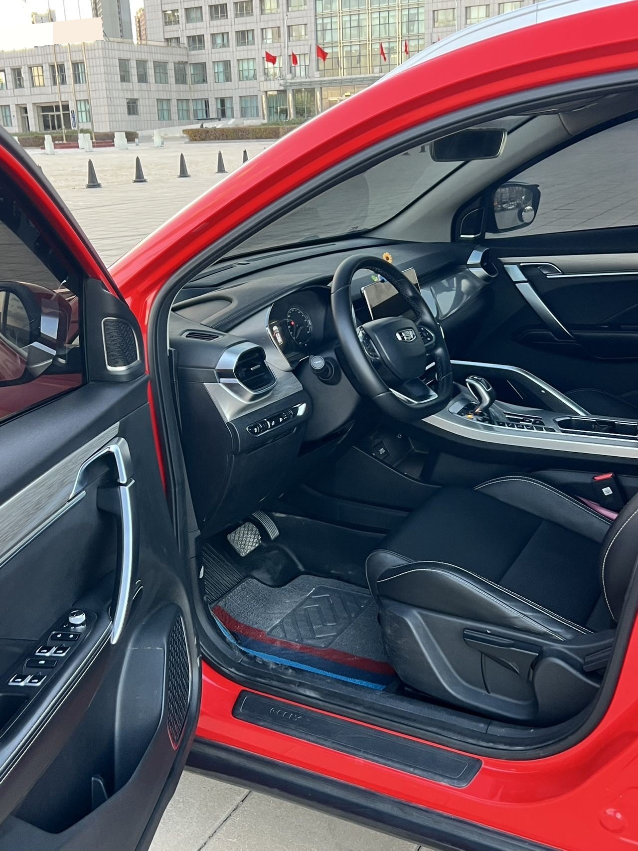 GEELY Coolray 2019 #7 GEELY Coolray 2019 car image #7