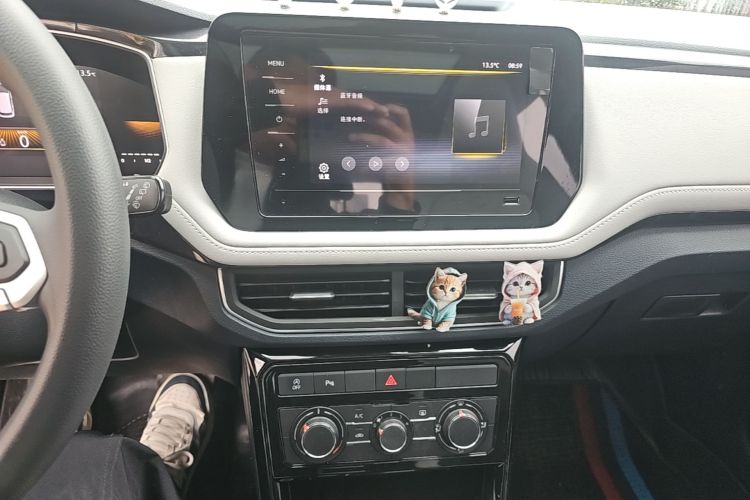Volkswagen Tharu 2025 car image #13