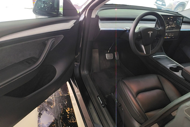 Tesla Model Y 2024 #16 Tesla Model Y 2024 car image #16