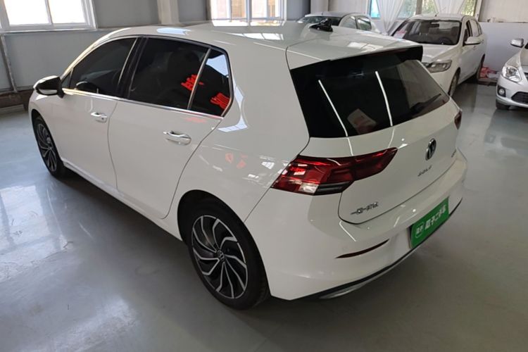 Volkswagen Golf 2024 car image #5