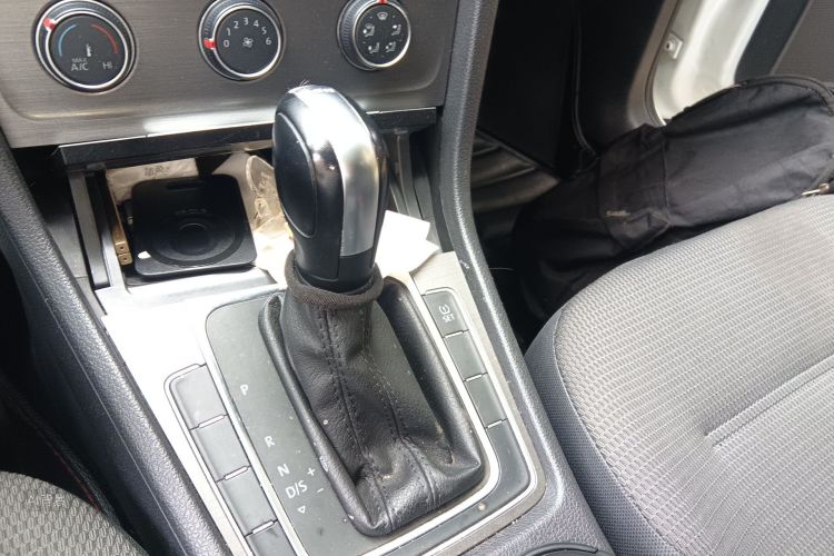 Volkswagen Golf 2015 imagen de coche #16