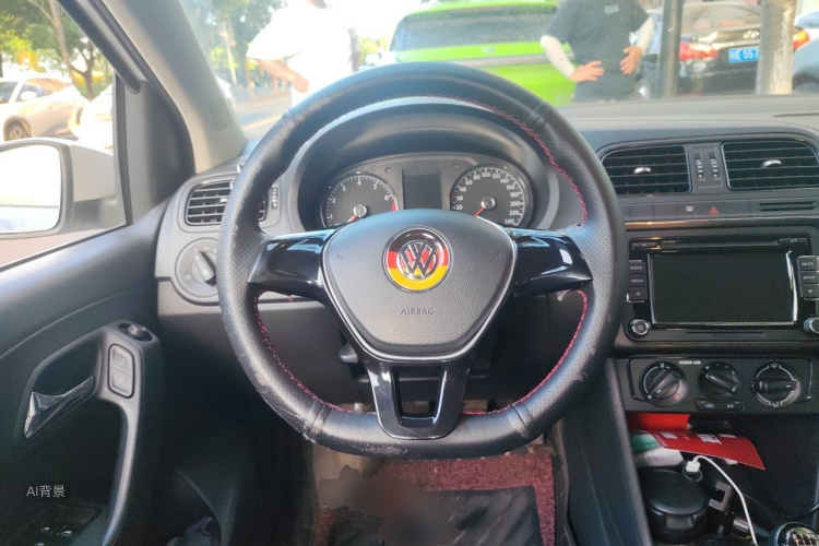 Volkswagen Polo 2016 car image #12