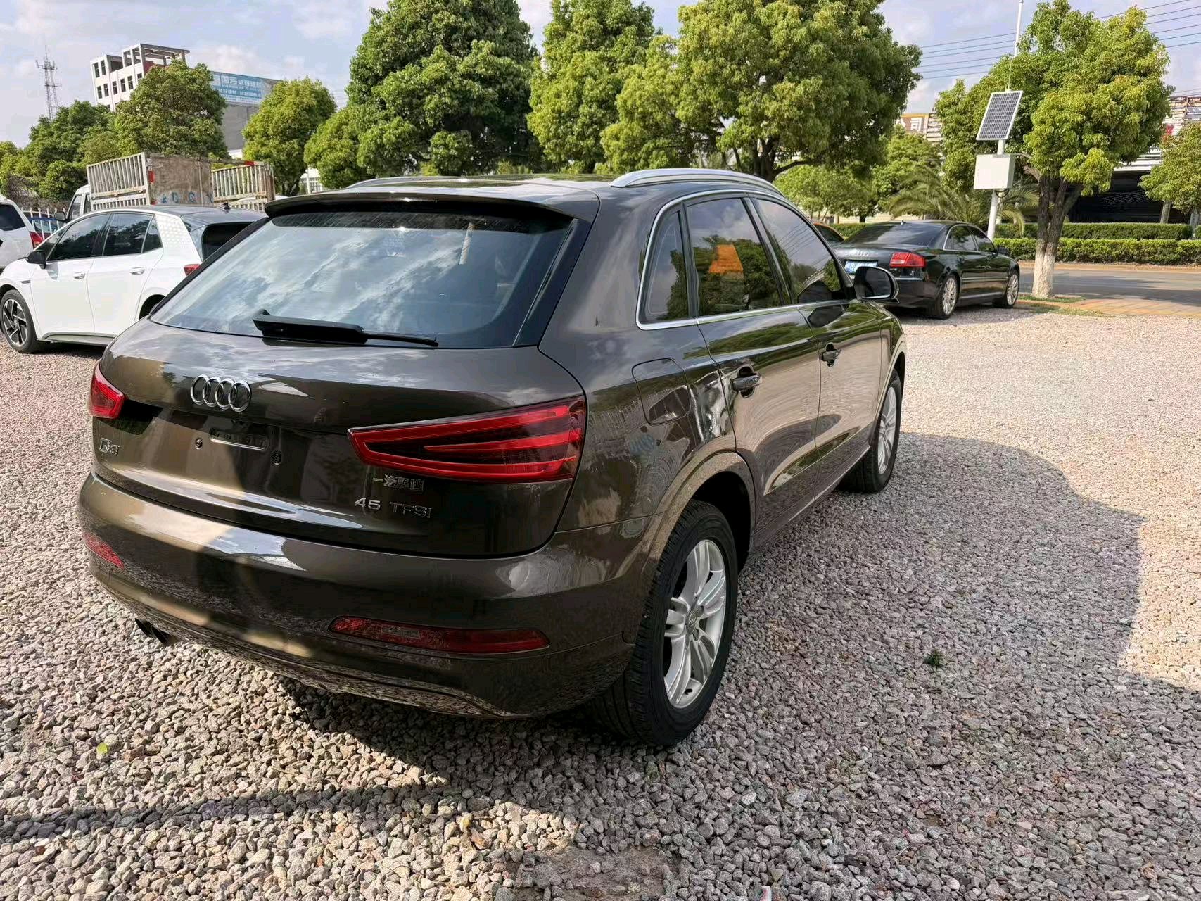 Audi Q3 2013 car image #4